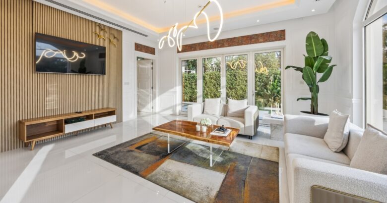 Build or Partner With a Short Term Rental Management Company in Dubai? 1 Build or Partner With a Short Term Rental Management Company in Dubai?